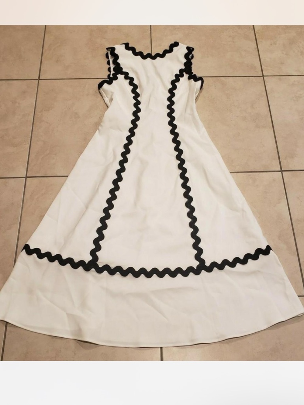 Commense constrast Trim Sleeveless midi dress - Picture 3 of 8